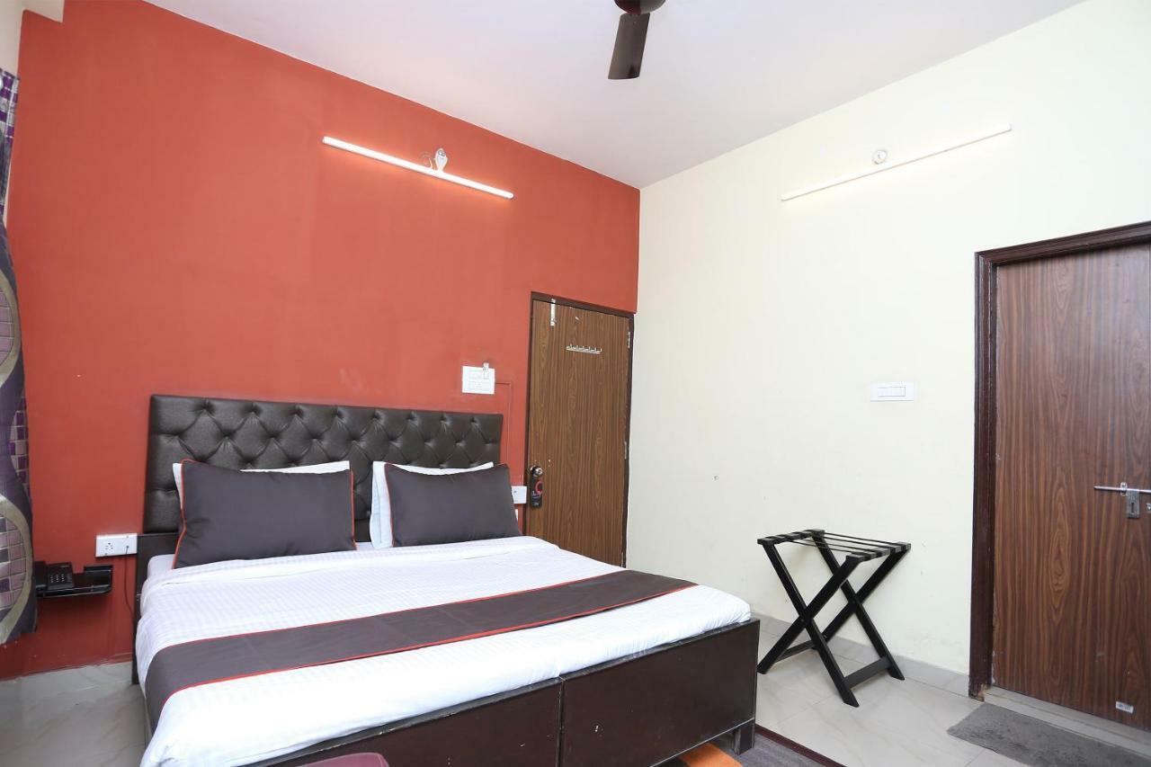 Hotel Aparajita Bénarès Extérieur photo