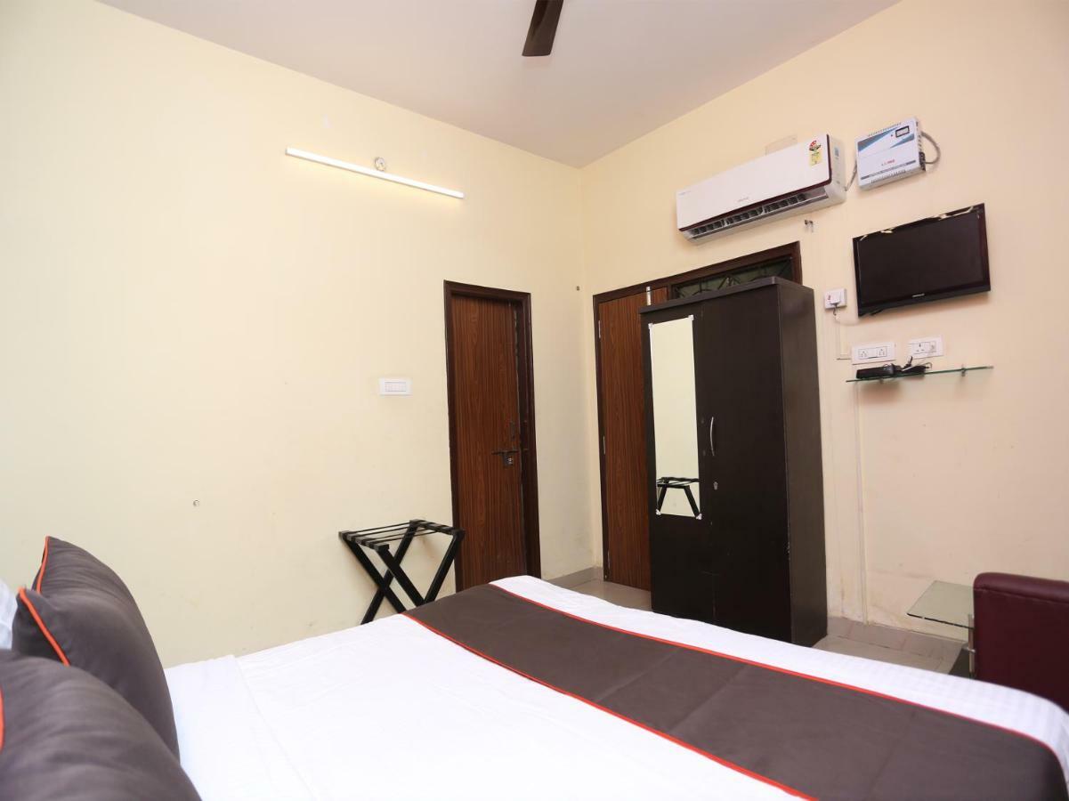 Hotel Aparajita Bénarès Extérieur photo