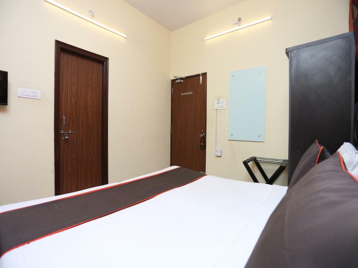 Hotel Aparajita Bénarès Extérieur photo